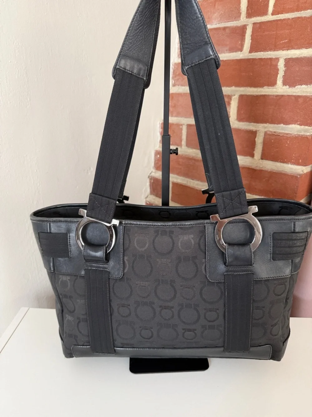 Authentic Ferragamo Black Logo Jacquard Tote with Silver Hardware - Picture 4 of 7